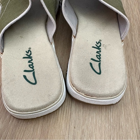 Clarks Women’s Slide Sandals – Olive Green – Size 10 - Picture 3 of 6